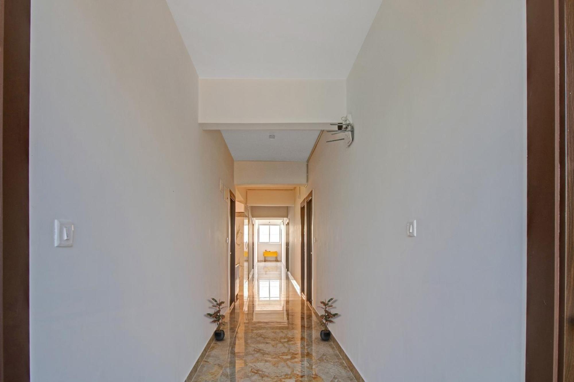 Super Collection O Petals Otium Business Hotel Бенґалуру Екстер'єр фото