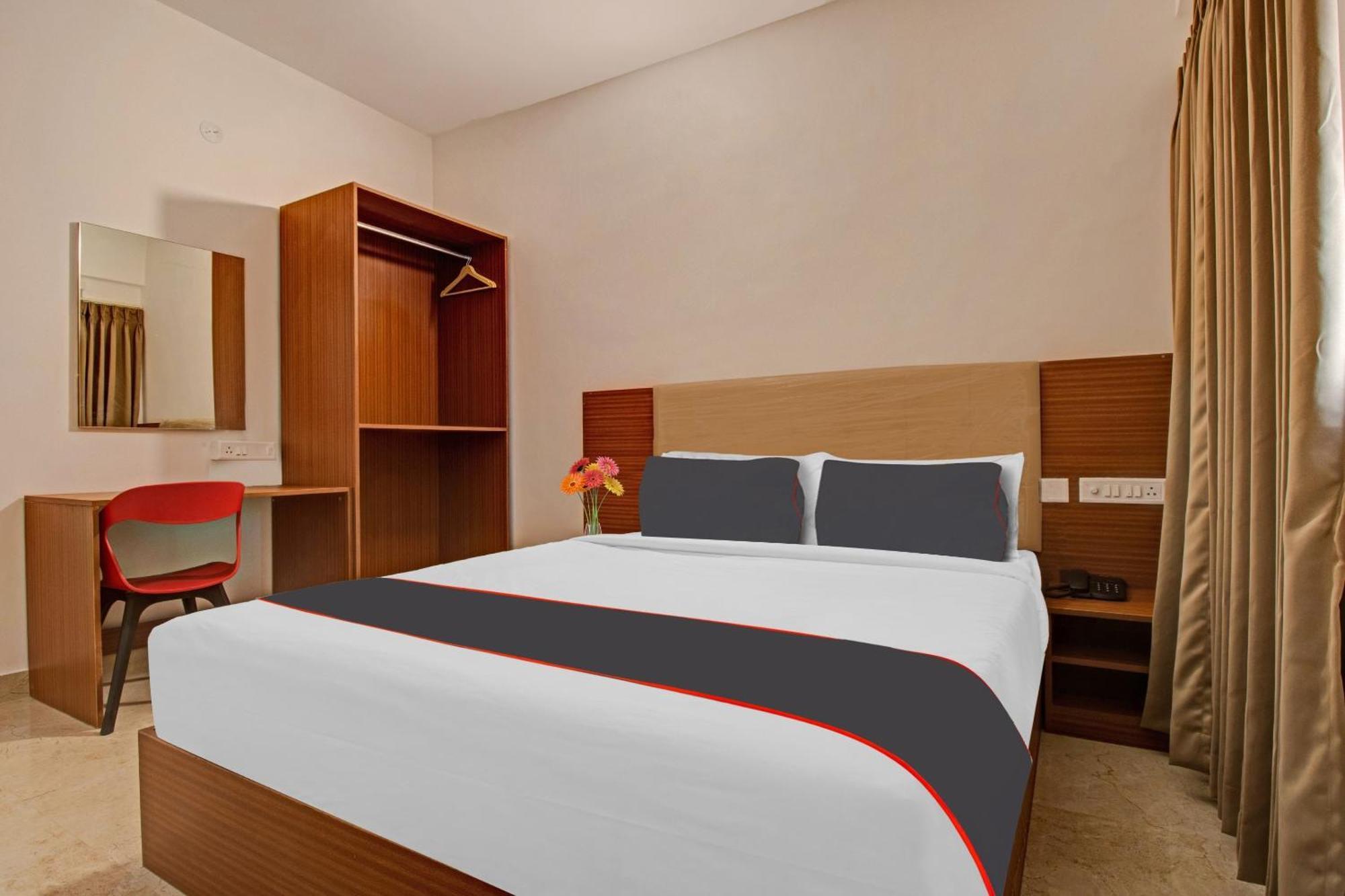 Super Collection O Petals Otium Business Hotel Бенґалуру Екстер'єр фото